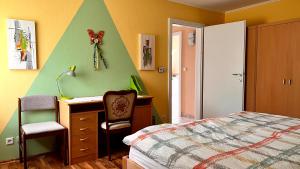 Posteľ alebo postele v izbe v ubytovaní Ferienwohnung Brenner