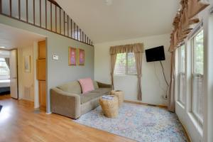 Gallery image of Pet-Friendly Hill Country Cabin with Shared Hot Tub! in Fredericksburg