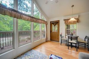 Gallery image of Pet-Friendly Hill Country Cabin with Shared Hot Tub! in Fredericksburg