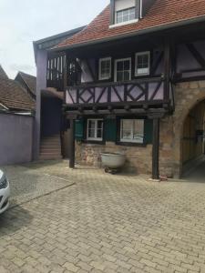 Budynek, w którym mieści się apartament