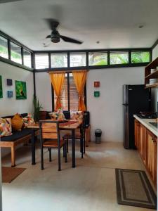 Gallery image of El Habita CASA SHAKO in Santa Teresa Beach