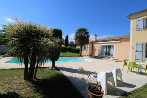 Bazén v ubytování Gîte « les rives de l’Ardèche » nebo v jeho okolí