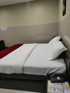 Gallery image of Kottavathil Hotel in Tripunnittara