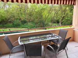 Zdjęcie z galerii obiektu Superbe deux pièces avec piscine et parc w mieście Villeneuve-Loubet
