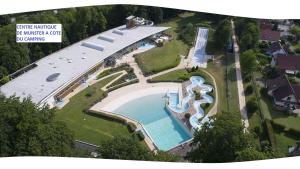 an overhead view of a swimming pool in a resort at MUNSTER camping de la FECHT in Munster