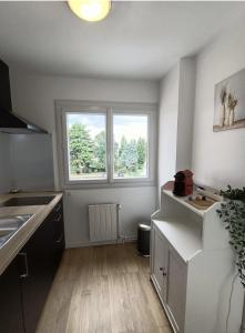 Fotografia z galérie ubytovania Appartement sans vis à vis à 2 min de la rocade v destinácii Rennes