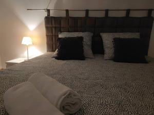 Ένα ή περισσότερα κρεβάτια σε δωμάτιο στο Duplex 6 pers proche circuit Paul Ricard Le Castellet avec piscine +11 φωτογραφίες