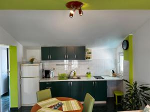 Kuchyň nebo kuchyňský kout v ubytování House Klarin