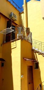 A balcony or terrace at CASA VACANZE PIAZZA MALTA Még 13 kép