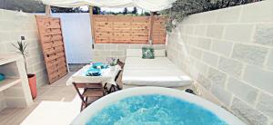 Φωτογραφία από το άλμπουμ του La Calita Escondida - Jacuzzi y Cocina en Terraza Privada - Piscina y Parking Gratis σε Chiclana de la Frontera +32 φωτογραφίες