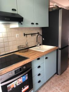 A kitchen or kitchenette at Hospitality M7
