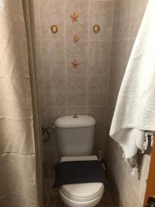 A bathroom at Hospitality M7