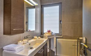 Kúpeľňa v ubytovaní Gramvousa Villas