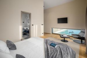 Μια τηλεόραση ή/και κέντρο ψυχαγωγίας στο Design Villa Oliba