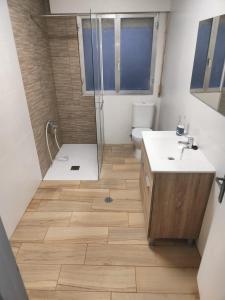 Koupelna v ubytování Vivienda a pie de playa