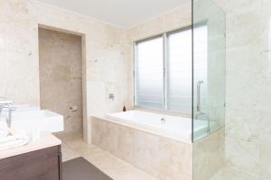 Ένα μπάνιο στο Magnolia Beach House +29 φωτογραφίες