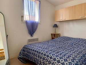 Łóżko lub łóżka w pokoju w obiekcie Pavillon à Longeville-sur-Mer, proche plage, 6 pers, 3 ch, terrasse, parking privé - FR-1-336-135
