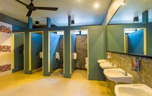 Koupelna v ubytování Amity Poshtel + 26 fotografií