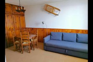 Zdjęcie z galerii obiektu Praloup Uvernet four/Studio galerie marchande w mieście Uvernet