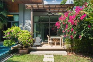Taman di luar Your Private Paradise - 2BR Tropical Pool Villa Astree
