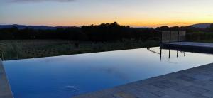 Bazén v ubytování Chimera Tuscany Resort nebo v jeho okolí