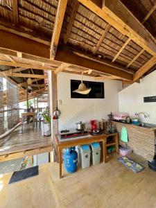 Nhà bếp/bếp nhỏ tại Casita Francisco Siargao
