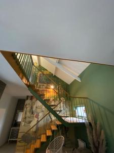 uitzicht op een trap in een huis bij La Maison de Mel in Bois le Duc