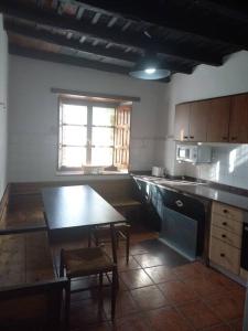 Kuchyň nebo kuchyňský kout v ubytování Casa rústica en Dobres con vistas a la montaña + 18 fotografií