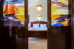Letto o letti in una camera di Solaris Methea- Luxury Central Villa by the Castle