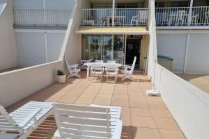 Balkón alebo terasa v ubytovaní Naturiste Cap d'Agde Natura Beach 107