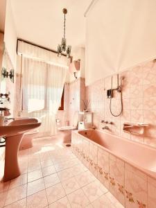 A bathroom at Affittacamere Umberto&Marisa