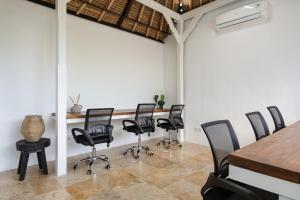 Fotografie z fotogalerie ubytování Charming 4-bedroom Villa - Melasti Beach v destinaci Uluwatu