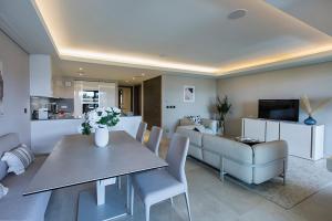 Kuchyňa alebo kuchynka v ubytovaní Parc du Cap Luxury Apartment