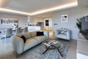 Kuchyňa alebo kuchynka v ubytovaní Parc du Cap Luxury Apartment