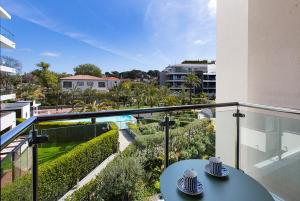 Bazén v ubytovaní Parc du Cap Luxury Apartment alebo v jeho blízkosti