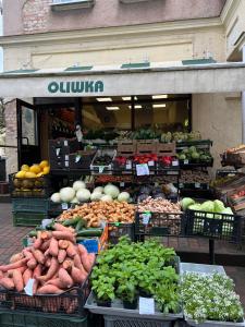 Σούπερ μάρκετ ή άλλα καταστήματα σε αυτό το διαμέρισμα ή εκεί κοντά