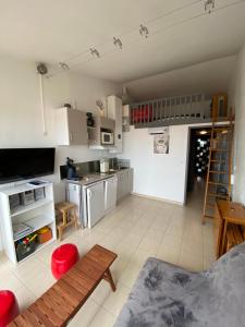 Zdjęcie z galerii obiektu Appart charmant vue mer/port au Centre Port w Cap d'Agde