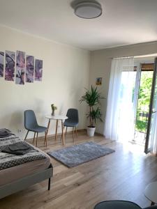 Világos, kellemes lakás, jó közlekedéssel 1148 Budapest, Róna utca 37. 1/8 kép - 2