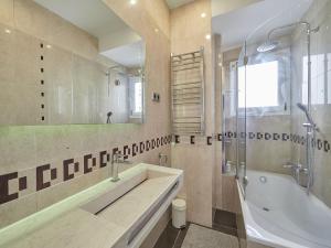 Kúpeľňa v ubytovaní Unique Cozy Scenic Penthouse
