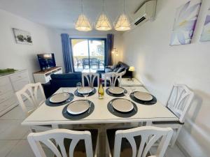 Fotografia z galérie ubytovania Dona Lola Martha - Spacious 3 bedroom apartment with partial sea views v destinácii Mijas