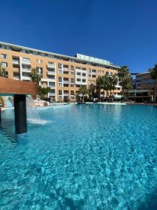 Bazén v ubytovaní Hotel Neptuno by ON Hotels Group alebo v jeho blízkosti