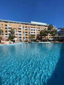 Bazén v ubytovaní Hotel Neptuno by ON Hotels Group alebo v jeho blízkosti