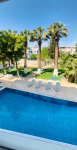 Der Swimmingpool an oder in der Nähe von Marla Didim Otel