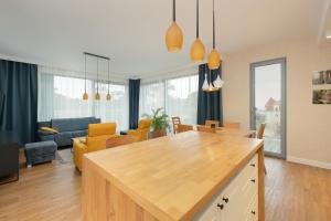Część wypoczynkowa w obiekcie Sea&Sky View Apartment Par La Mer