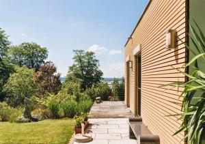 Gallery image of Snug Stays 3 - Traumhafter Seeblick, 2 Zi Apartment, Garten & Terrasse in Herrsching am Ammersee