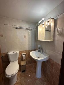 Vonios kambarys apgyvendinimo įstaigoje Ano Syros Vibes