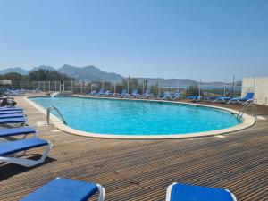 Bazén v ubytování Appartement Vue Mer, piscine, minigolf, parking nebo v jeho okolí