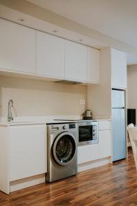 A kitchen or kitchenette at Mares - Bellamar