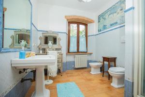 Koupelna v ubytování Affitti Brevi Toscana - Ospitalità in Toscana + 36 fotografií