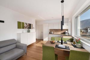 A kitchen or kitchenette at Apartments Johanna